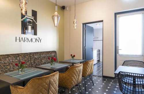 Tilburg Apartment | Petite Room With Wifi, Ac, And Shared Kitchen