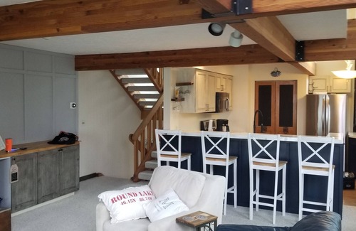 Petoskey Condo | Petoskey Beachfront. Close to skiing and marina.