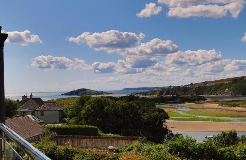 Bantham Apartment | Petrichor, with panoramic views over The Bantham Estuary