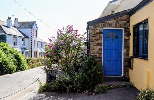 Bantham Apartment | Petrichor, with panoramic views over The Bantham Estuary