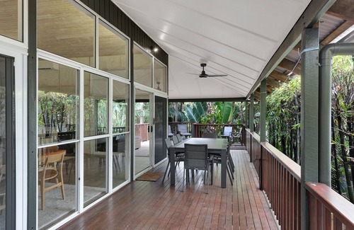 Point Lookout House | Pets Allowed in this large family beach house a short walk to hotel and.