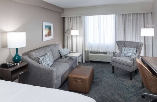 Downtown Fort Lauderdale Hotel | Pets are Welcome | Convenient Stay w/Free Breakfast | Near Bonnet House Museum