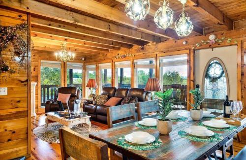 Sevierville House | Pets OK! Hot Tub, Wi-Fi, Game Room