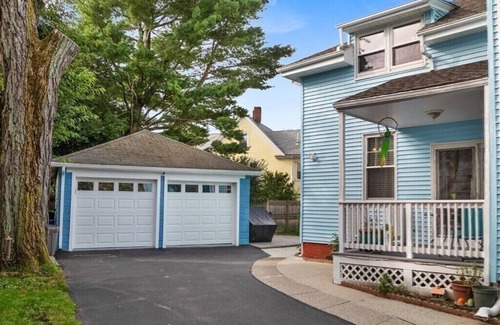 West Medford Apartment | PETS OK!LARGE BEDROOMS.GARAGE!IN UNIT-W/D.PUBLIC TRANSP & MAJOR HIGHWAYS NEAR BY