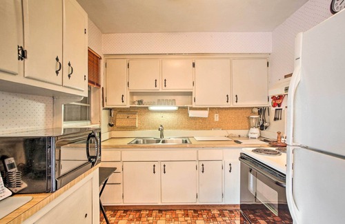 Margate House | Pets Welcome: Cozy Home w/Pool in Margate!