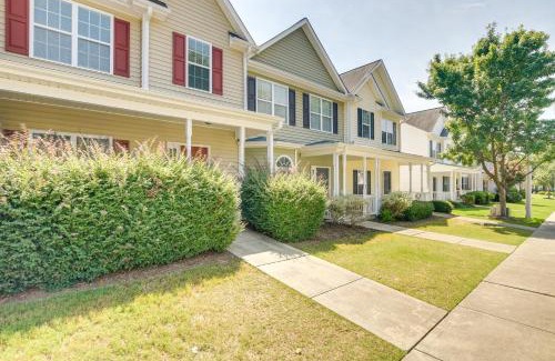 Southeast Raleigh House | Pets Welcome Townhome with Patio in Raleigh!