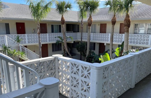 Surfside Historic District Condo | Pets welcome ! World-famous Daytona Beach !