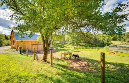 New Albany House | Petting Zoo Barn and Pond Access New Albany Retreat