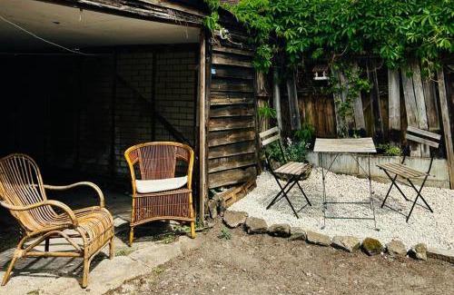 Petworth House | Petworth Cottage-Sleeps 6-Pet Friendly-Central