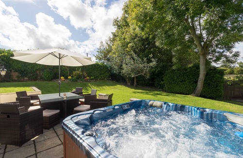 Isle of Purbeck Apartment | Peveril House, Spacious Eco-friendly Holiday Home