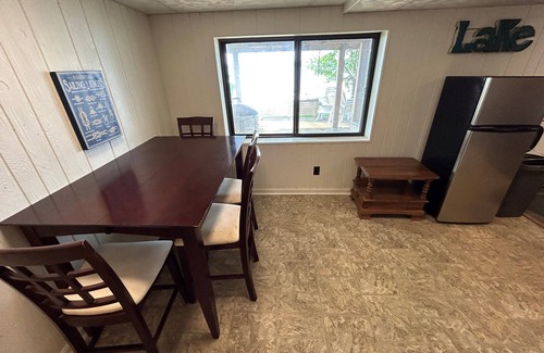 Pewaukee House | Pewaukee Lake House Rental: 4 Bedrooms, 2.5 Baths, Pier, Pontoon,Family Friendly