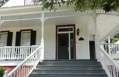 Old East Hill Apartment | Pfeiffer House luxury in Downtown Pensacola