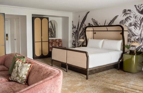 Hunt Club Hotel | PGA National Resort, Premium Junior Suite, Sports Amenities & Resort-Style Pools