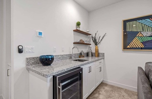 La Quinta House | PGA West 3bed w Bonus Loft, Sleeps 8, Pool, Gym