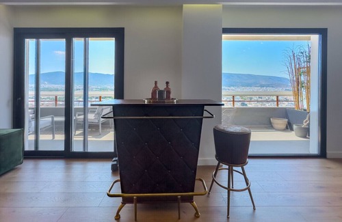 Ampelokipoi Apartment | Phaedrus Living: Apollo Skyview Penthouse