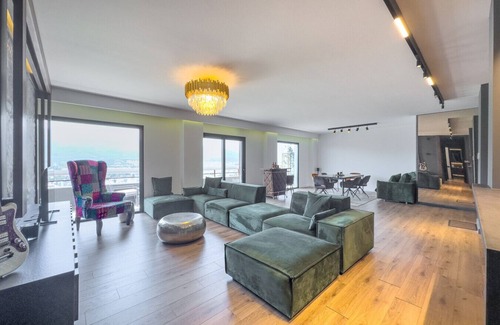 Ampelokipoi Apartment | Phaedrus Living: Apollo Skyview Penthouse