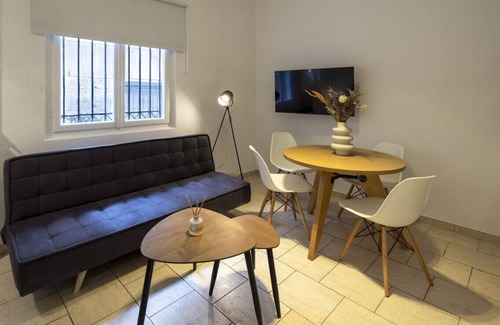 Exarhia Apartment | Phaedrus Living: Athens City Studios Angel