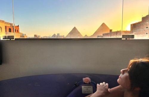 Al Haram Apartment | Pharaoh jacuzzi pyramids view