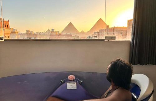 Al Haram Apartment | Pharaoh jacuzzi pyramids view