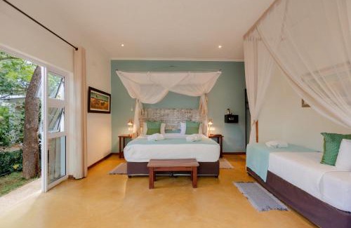 Victoria Falls Cabin | PheZulu Guest Lodge