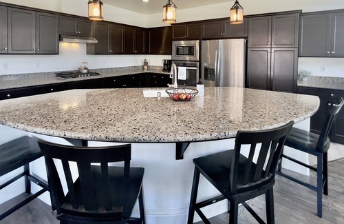 Friant House | Philía Lake House - Casino, Golf Course & Trails