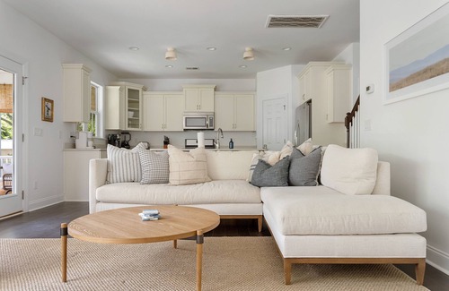 Mount Pleasant House | Phil's Place | Expansive Backyard Bliss
