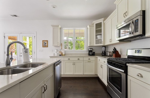 Mount Pleasant House | Phil's Place | Expansive Backyard Bliss