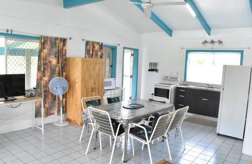 Arorangi House | Philigra House next to Edgewater Resort