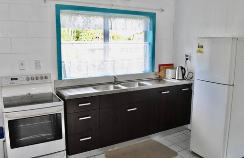 Arorangi House | Philigra House next to Edgewater Resort