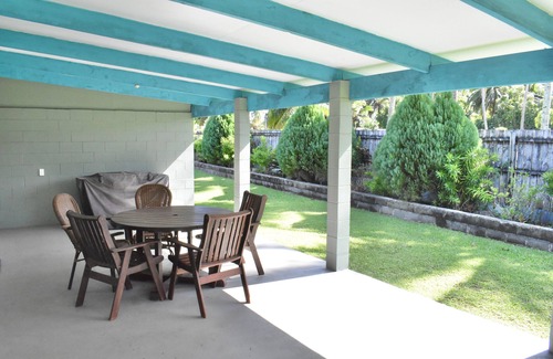 Arorangi House | Philigra House next to Edgewater Resort
