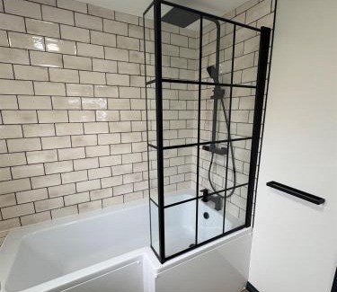 Stanley House | Philip Garth 3 Bed with parking