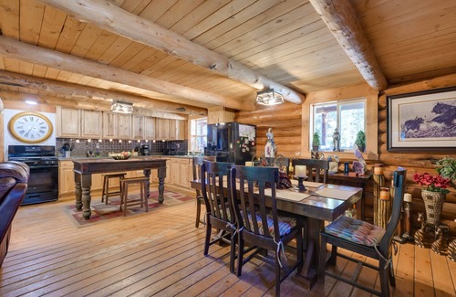 Philipsburg Cabin | Philipsburg Log Cabin - Direct Bike Park Access!