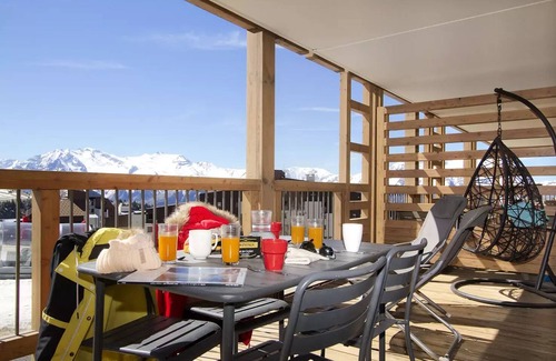 Bergers Apartment | PHOA12 A south-facing cocoon in the heart of the Alpe ski in/ski out residence *