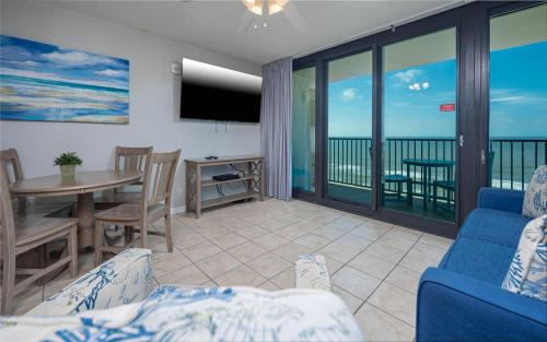 Gulf Shores Apartment | Phoenix All Suites West Hotel