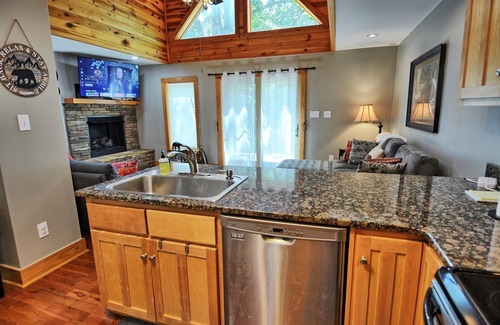 Ashe County Cabin | Phoenix Cabin-Open for Bookings! Hot Tub, Pets Considered, Fire Pit, AC, WIFI