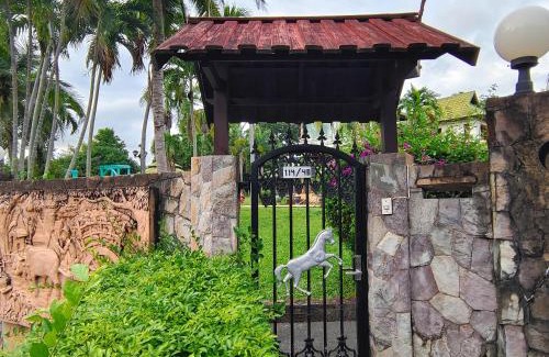 Huai Yai Villa | Phoenix Golf 10 Badroom Pool Villa