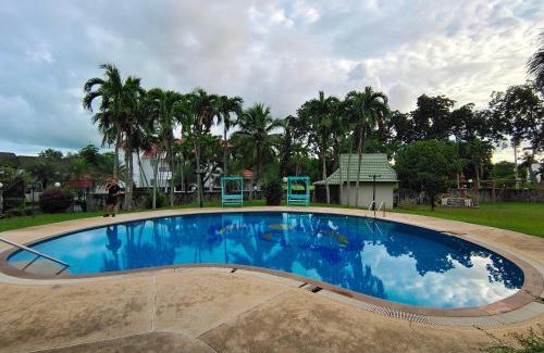 Huai Yai Villa | Phoenix Golf 10 Badroom Pool Villa