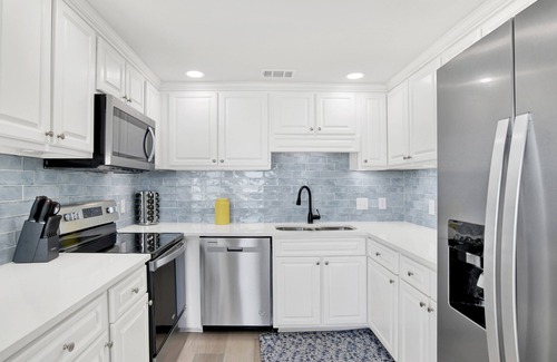 Orange Beach East Condo | Phoenix X #408 - Fantastic Gulf View and Next to the Flora-Bama!