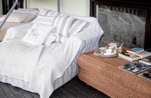 Nelson Mandela Bay House | Phumula Country Manor is a country style retreat with a colonial setting .