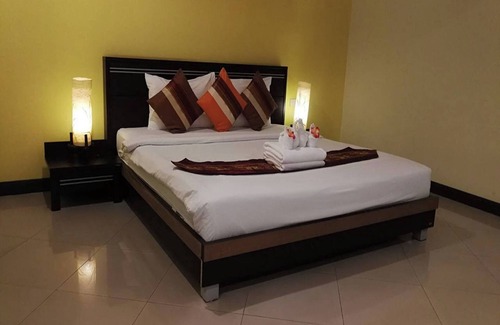 Talat Nuea Hotel | Phupara Place