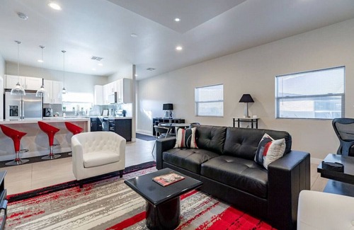 Encanto House | PHX Retreat | 2 Bedroom 2 Bath Home in Historic Neighborhood