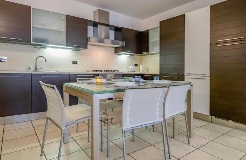 Pugliola Apartment | Piana di Solaro Modern Flat & Swimming Pool