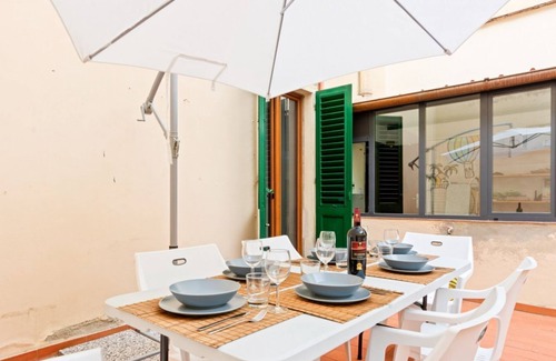 Campo di Marte Apartment | Piazza Alberti Apartment with Terrace
