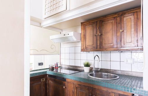Rione III Colonna Apartment | Piazza Colonna Apartment - Charme Holidays