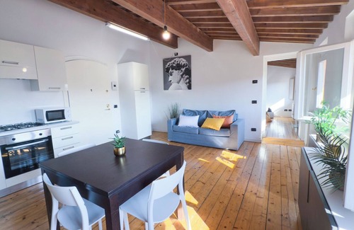 Verona City Centre Apartment | [Piazza Erbe] Rooftop free parking