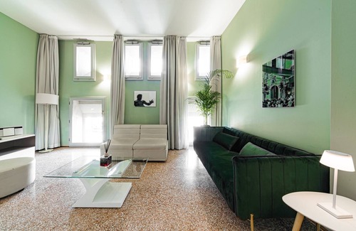 Historic Center Apartment | Piazza Maggiore view - Panorama By ImmoBo - Bologna Center