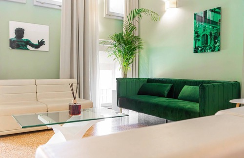 Historic Center Apartment | Piazza Maggiore view - Panorama By ImmoBo - Bologna Center