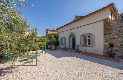 Camucia House | Piccola Fonte - come by car and you'll have everything at your fingertips