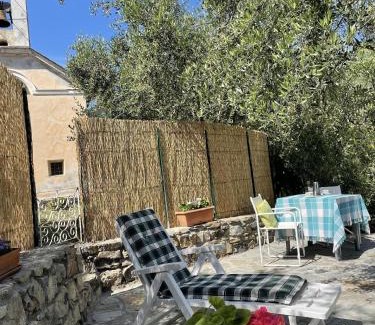 Diano San Pietro Apartment | Piccola Navetta