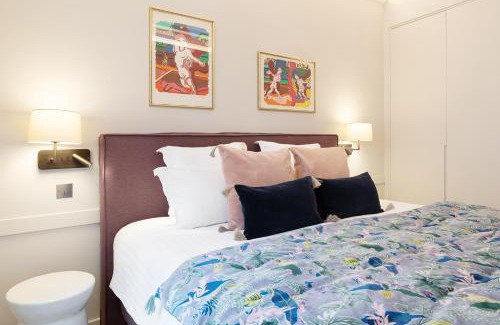 Saint-Thomas-d'Aquin Apartment | Pick A Flat's Apartment in Saint-Germain, Bon Marché - Rue de Babylone